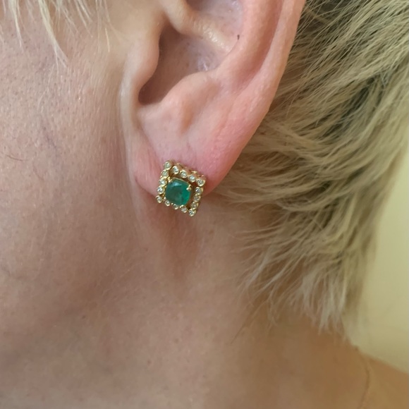 14k emerald and diamond earrings. - Picture 4 of 7